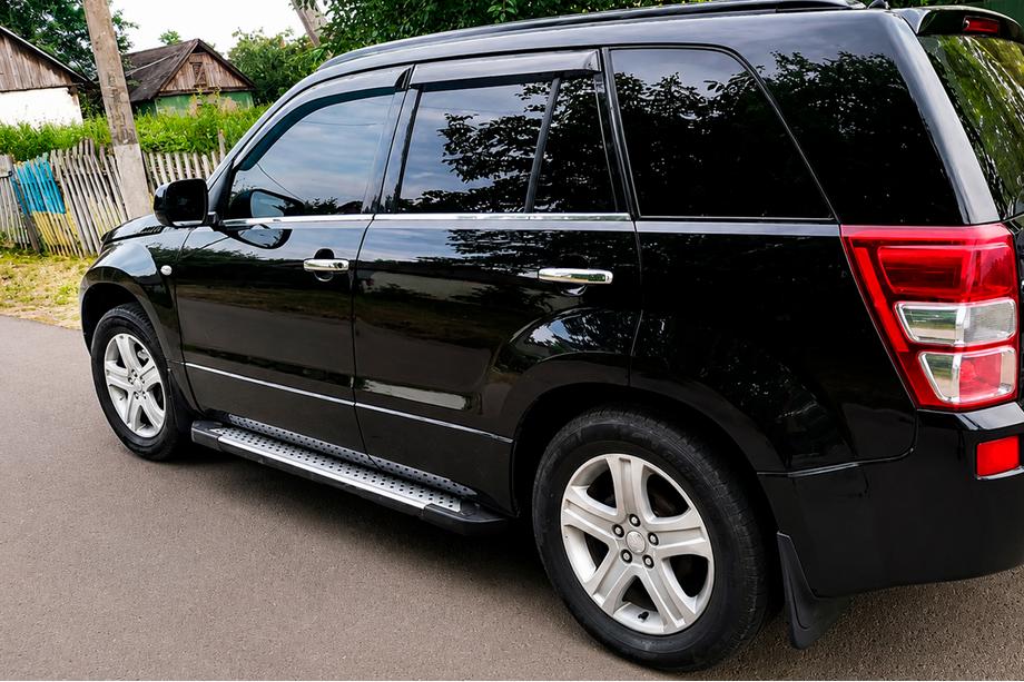 Suzuki Grand Vitara 2005-2017 гг. Боковые Подножки Allmond Grey (2 шт., Алюминий) Image