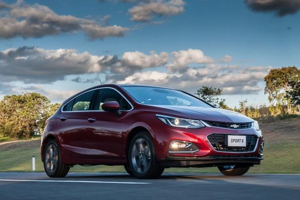 Хэтчбек второго поколения Chevrolet Cruze