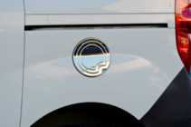 Opel Combo 2012-2018 гг. Хромированная накладка на лючок бензобака (нерж. сталь) фото 1