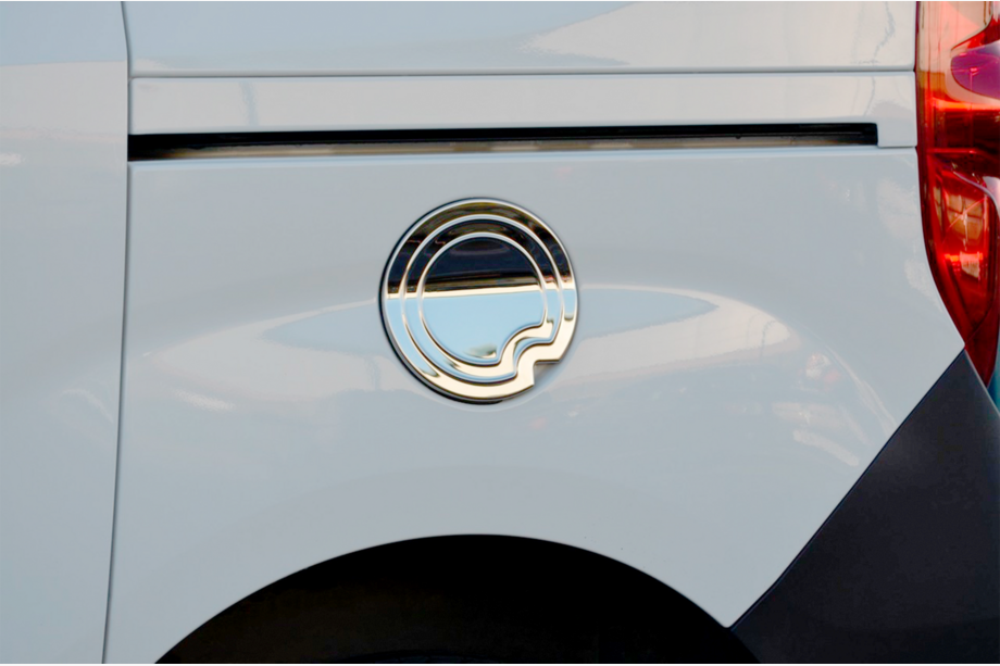 Opel Combo 2012-2018 гг. Хромированная накладка на лючок бензобака (нерж. сталь) Image