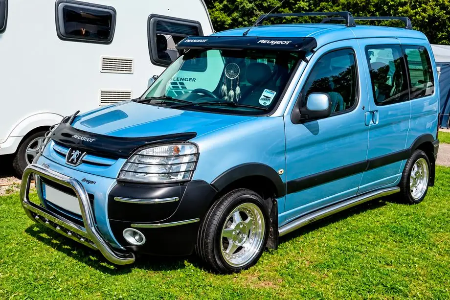 Peugeot Partner 1996-2008 гг. Кенгурятник WT004 Нержавейка