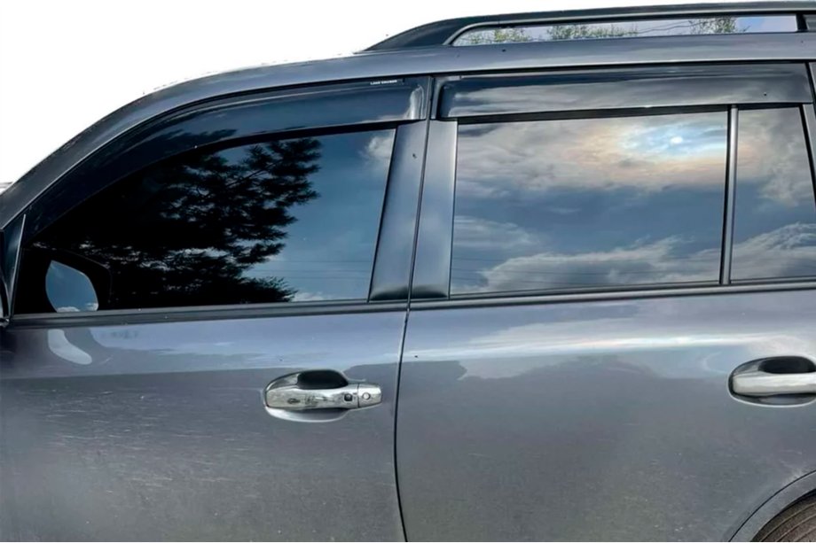 Toyota Land Cruiser 200 2007-2021 гг. Ветровики 11см (4шт, HIC) Фото 7