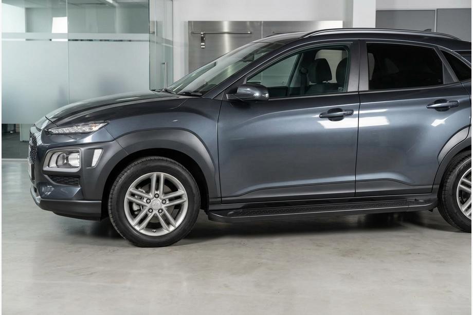 Hyundai Kona 2017-2023 гг. Боковые Подножки Allmond Black (2 шт., Алюминий) Фото 1