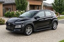 Hyundai Kona 2017-2023 гг. Боковые Подножки Bosphore Black (2 шт., Алюминий) фото 1