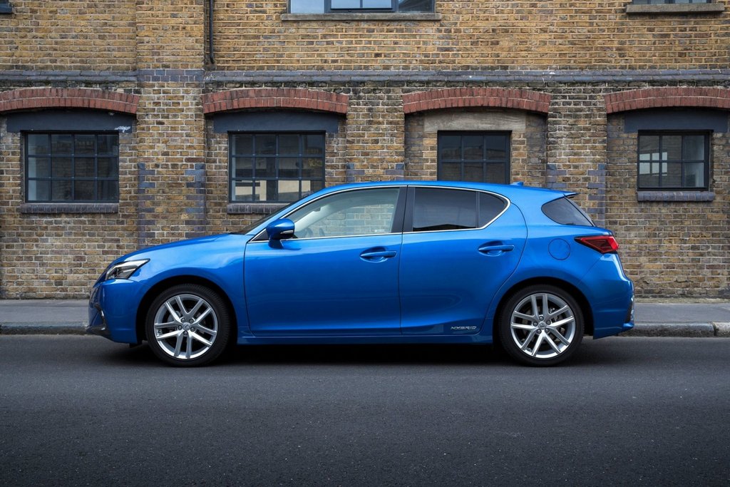 Обзор гибридного хэтчбека Lexus CT 200h