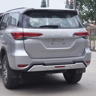 Передние и задние накладки (ABS) Toyota Fortuner 2015- гг. фото 3