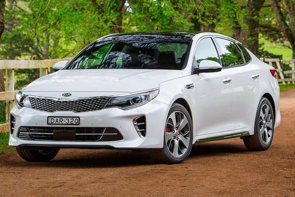 Обзор заряженного седана KIA Optima GT фото 7