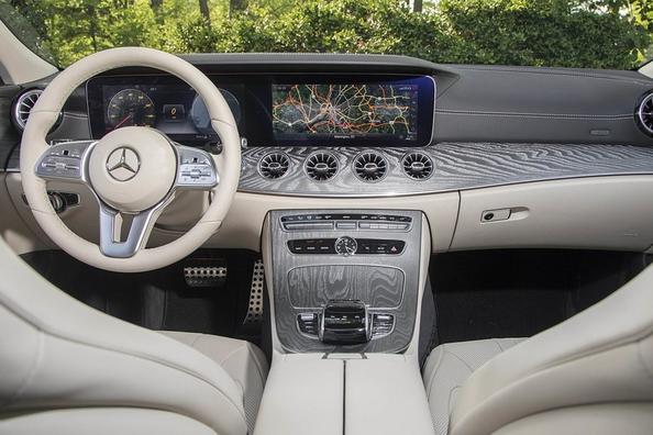 Новое поколение четырехдверного купе Mercedes-Benz CLS-Class фото 7