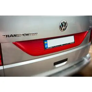 Пластиковая накладка на крышку багажника Volkswagen T6 2015-2024 гг. фото 2