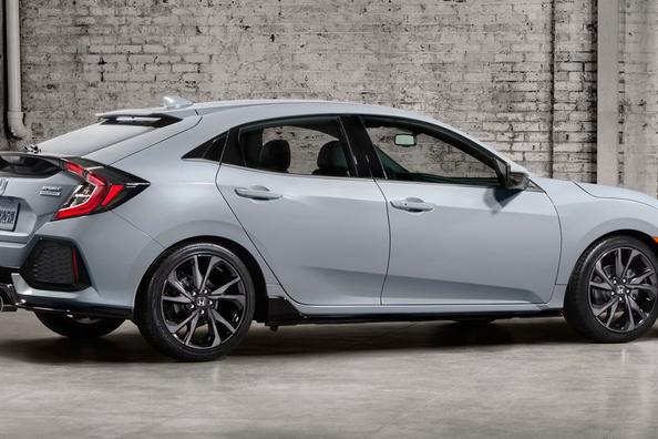 Пятидверный хэтчбек десятого поколения Honda Civic 5D фото 9