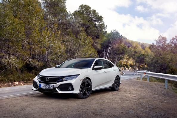 Пятидверный хэтчбек десятого поколения Honda Civic 5D фото 3