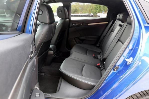 Пятидверный хэтчбек десятого поколения Honda Civic 5D фото 6