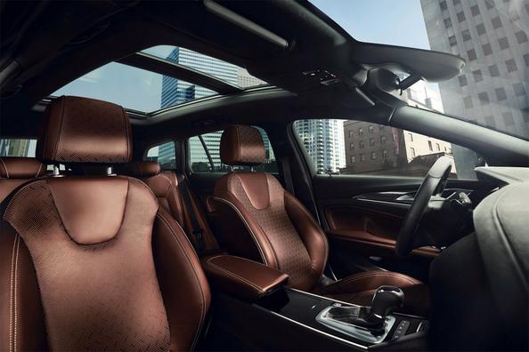 Универсал повышенной проходимости Opel Insignia Country Tourer фото 8