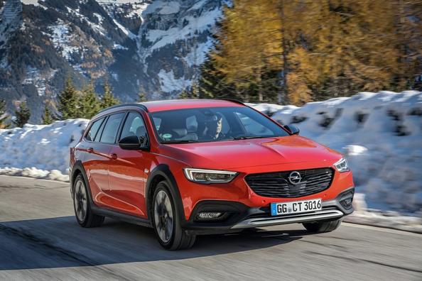Универсал повышенной проходимости Opel Insignia Country Tourer фото 2