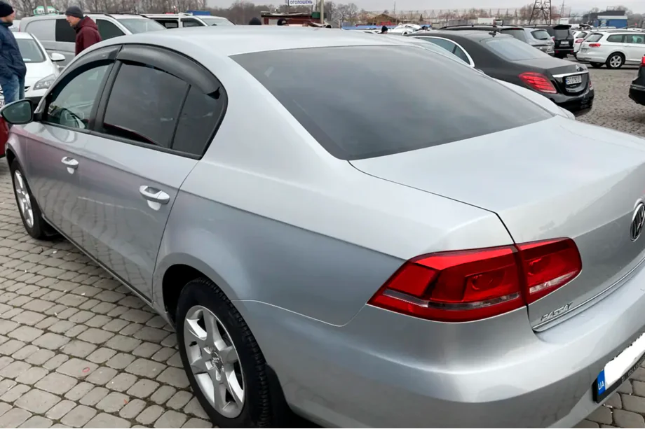 Volkswagen Passat B6 2006-2012 гг. Ветровики SD (4 шт, HIC) Фото 6