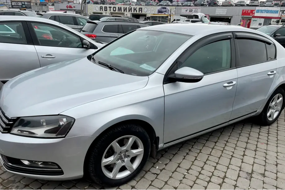 Volkswagen Passat B6 2006-2012 гг. Ветровики SD (4 шт, HIC) Фото 2