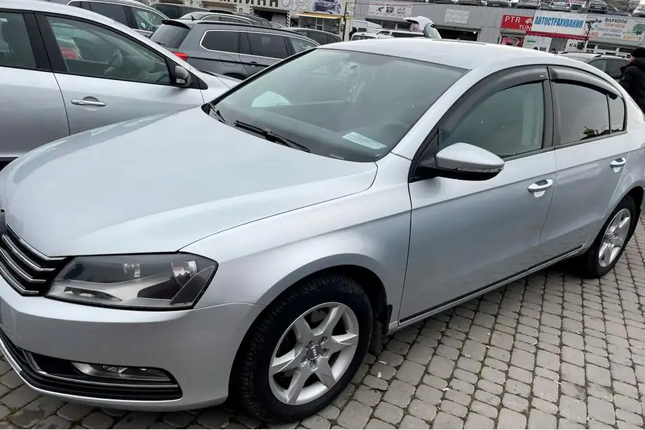 Volkswagen Passat B6 2006-2012 гг. Ветровики SD (4 шт, HIC) Фото 3