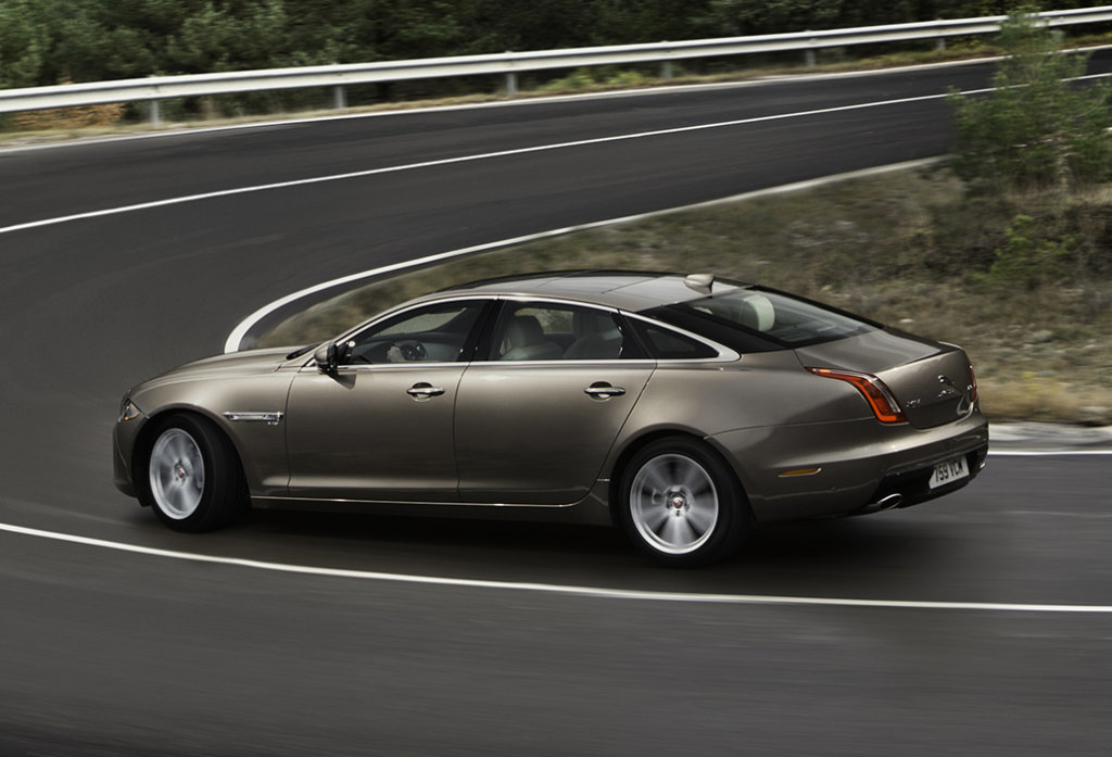 Обзор флагманского седана Jaguar XJ