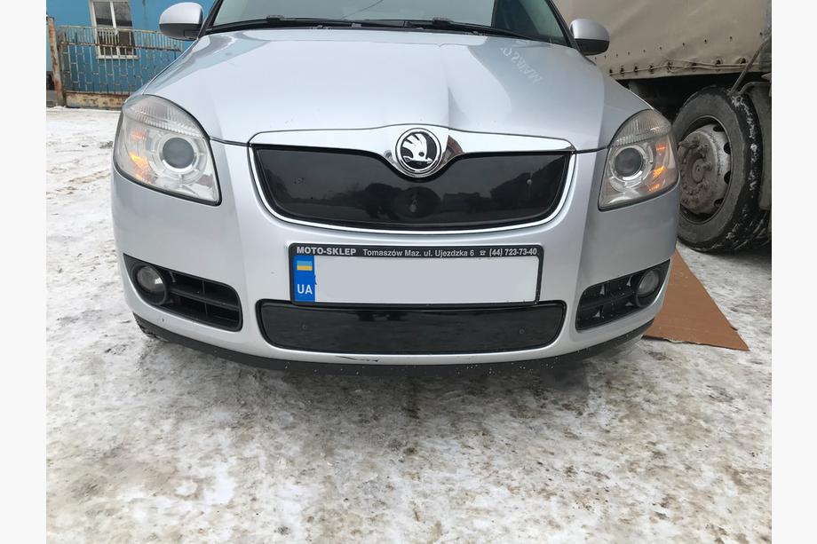 Skoda Fabia 2007-2014 гг. Зимняя накладка на решетку радиатора (2007-2010, верхняя) Фото 4