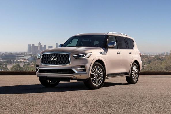Обзор премиального внедорожника Infiniti QX80 фото 10