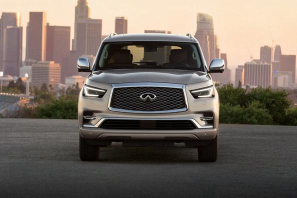 Обзор премиального внедорожника Infiniti QX80 фото 9