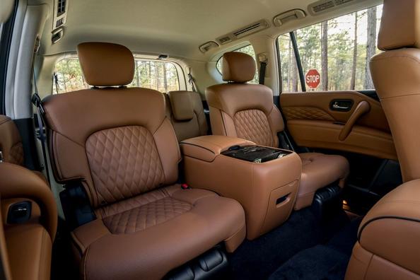 Обзор премиального внедорожника Infiniti QX80 фото 7