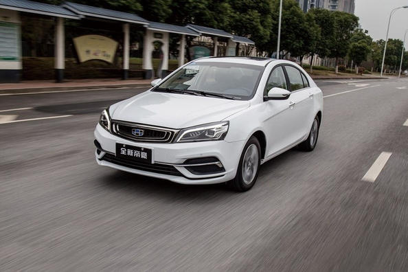 Обновленный седан Geely Emgrand 7