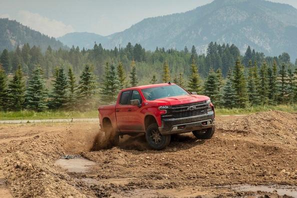 Обзор пикапа Chevrolet Silverado нового поколения фото 8