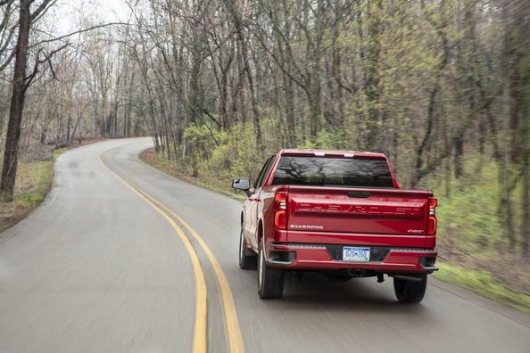 Обзор пикапа Chevrolet Silverado нового поколения фото 7