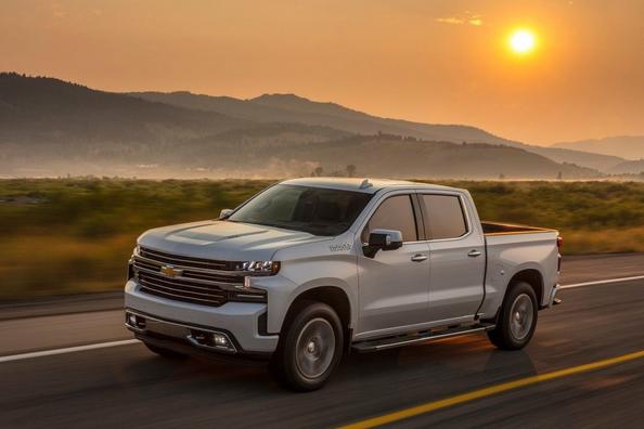 Обзор пикапа Chevrolet Silverado нового поколения фото 1