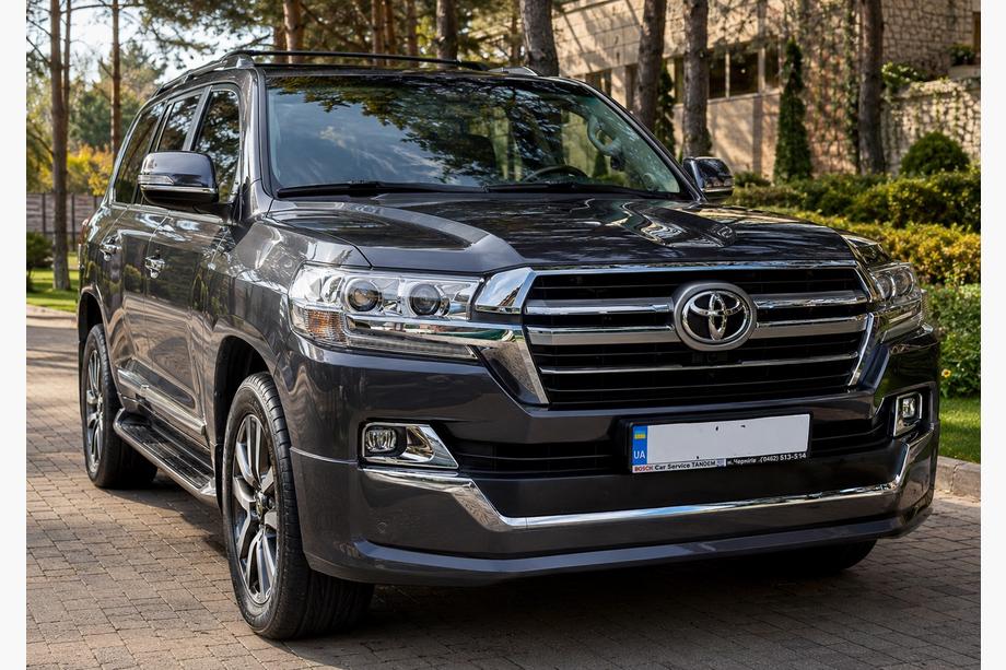 Toyota Land Cruiser 200 2007-2021 гг. Комплект обвесов 2016-2021 (Executive 2019) Фото 7
