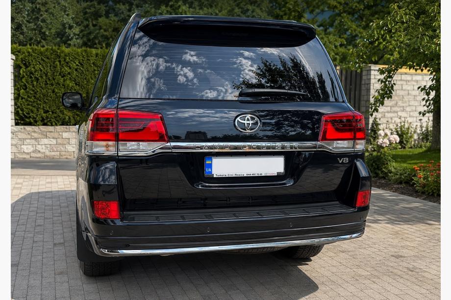 Toyota Land Cruiser 200 2007-2021 гг. Комплект обвесов 2016-2021 (Executive 2019) Фото 8