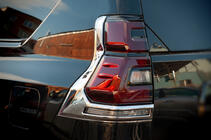 Toyota Land Cruiser Prado 150 2009-2023 гг. Хром Накладки на Задние Фонари V1 (2 шт., 2018+) фото 1