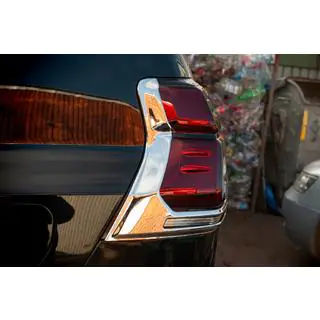 Хром Накладки на Задние Фонари V1 (2 шт., 2018+) Toyota Land Cruiser Prado 150 2009-2023 гг. фото 3
