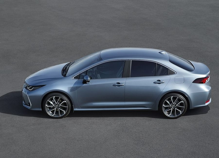 Обзор седана Toyota Corolla двенадцатого поколения