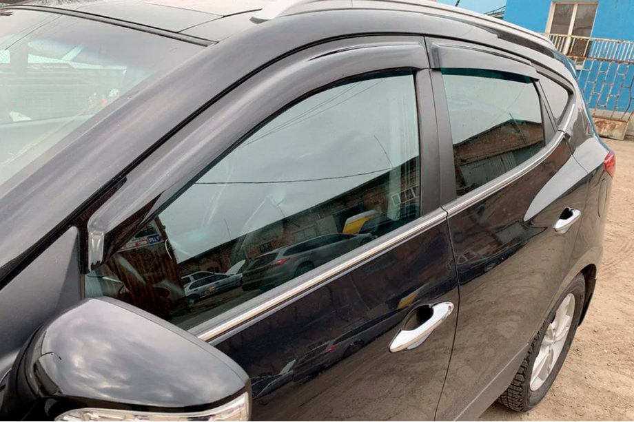 Hyundai IX-35 2010-2015 гг. Ветровики на окна (4 шт, HIC) Фото 13