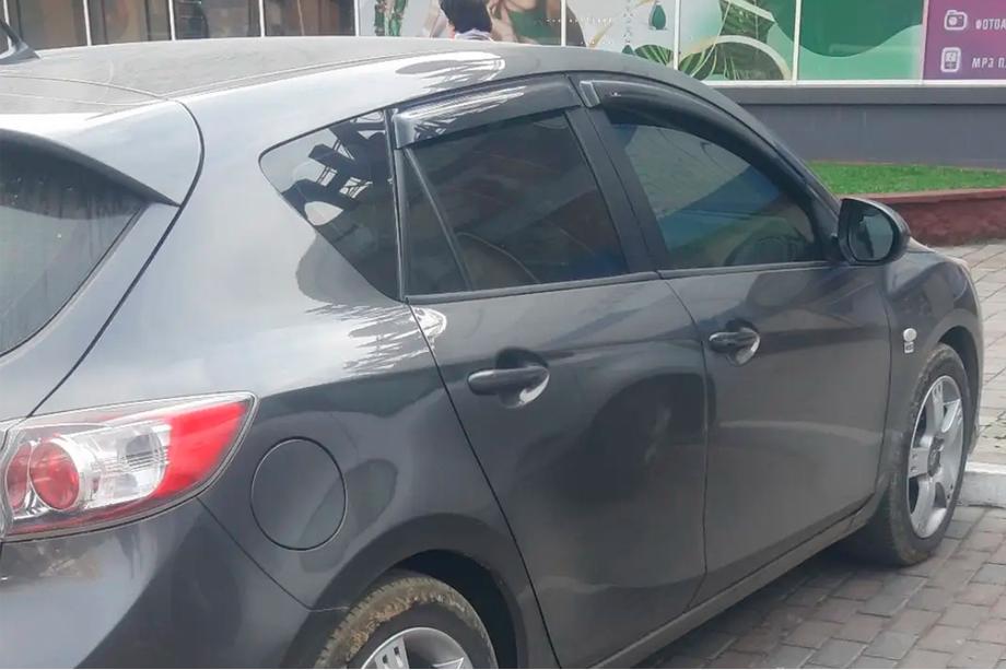 Mazda 3 2009-2013 гг. Ветровики HB (4 шт, HIC) Image