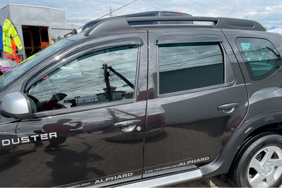 Renault Duster 2008-2017 гг. Ветровики на окна (4 шт, HIC) Image