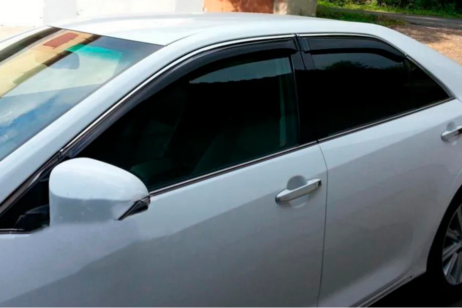 Toyota Avensis 2009-2018 гг. Ветровики с хромированным молдингом SD (4 шт, HIC) Фото 1