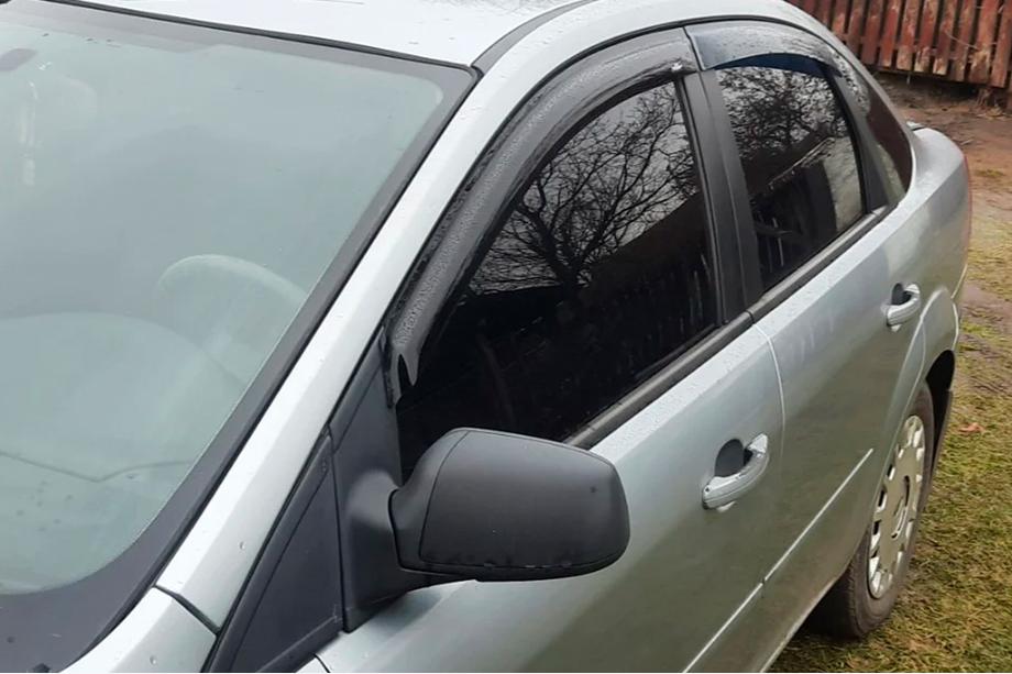 Ford Focus II 2008-2011 гг. Ветровики окон SD/HB (4 шт, HIC) Image
