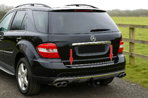 Mercedes ML W164 2005-2011 гг. Накладка на багажник нержавейка фото 1