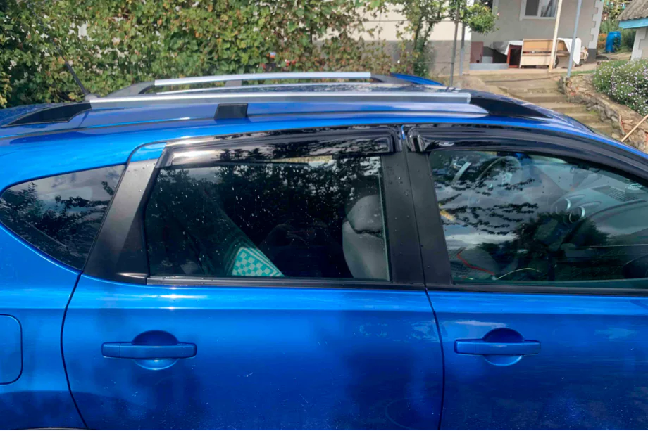 Nissan Qashqai 2007-2010 гг. Ветровики на окна (4 шт, HIC) Фото 10
