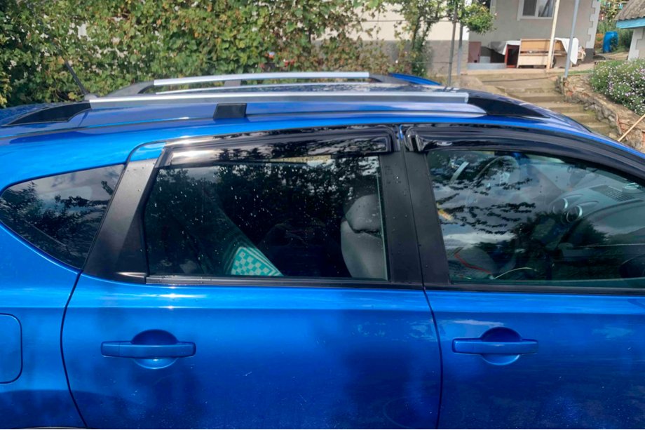 Nissan Qashqai 2010-2014 гг. Ветровики на окна (4 шт, HIC) Фото 10