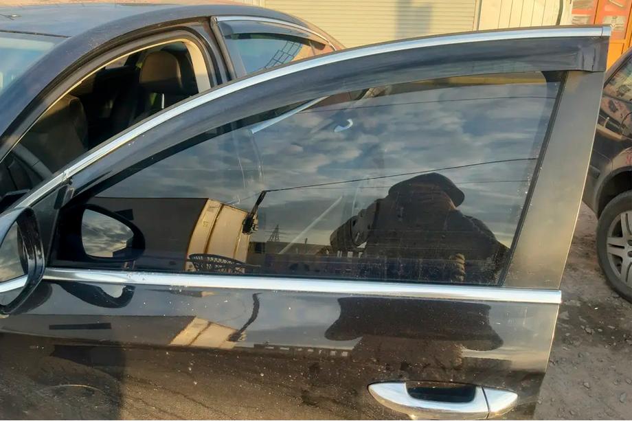 Volkswagen Passat B6 2006-2012 гг. Ветровики с хромированным молдингом SW (4 шт, HIC) Фото 2