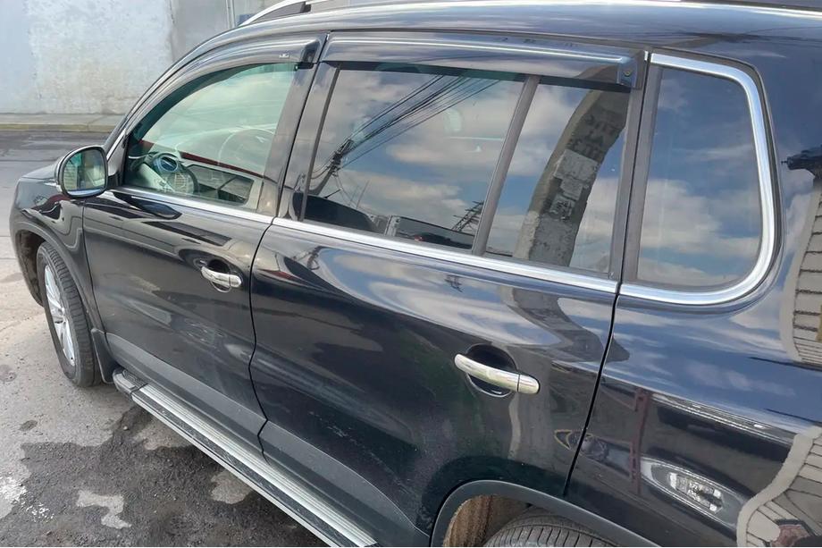 Volkswagen Tiguan 2007-2016 гг. Ветровики на окна (4 шт, HIC) Фото 2