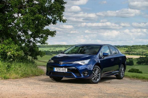 Обзор седана Toyota Avensis