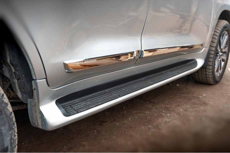 Toyota LC200 Боковые пороги с LED (дизайн 2015-2020) Image