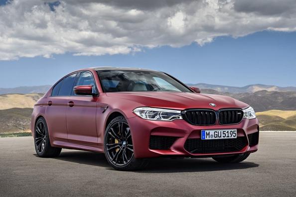 Обзор шестого поколения седана BMW M5 фото 11