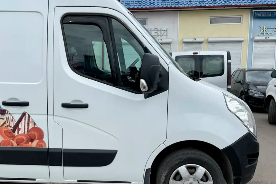 Nissan NV400 2010-2024 гг. Ветровики вставные (2 шт, HIC) Фото 7