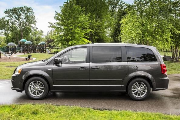 Семиместный минивэн Dodge Grand Caravan пятого поколения фото 10
